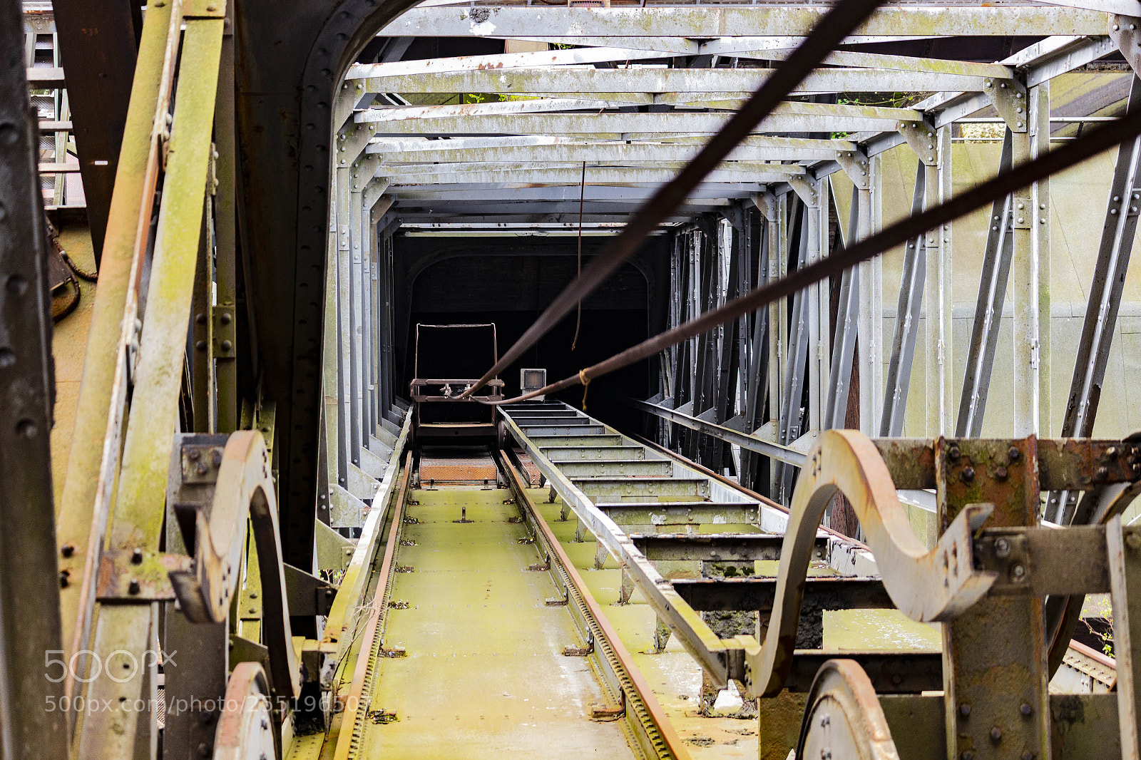 Canon EOS 700D (EOS Rebel T5i / EOS Kiss X7i) sample photo. Cage of a furnace photography