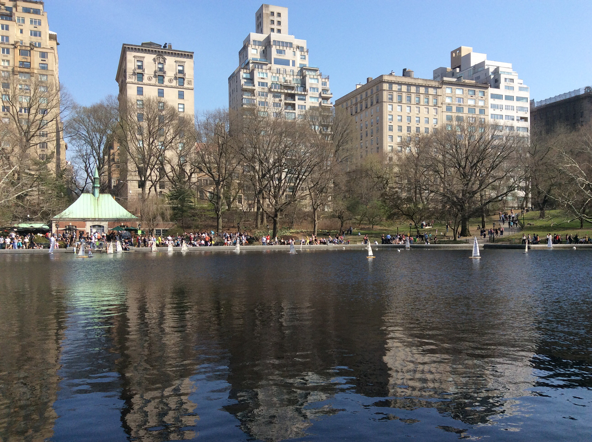 Apple iPad mini 2 sample photo. Building reflection photography