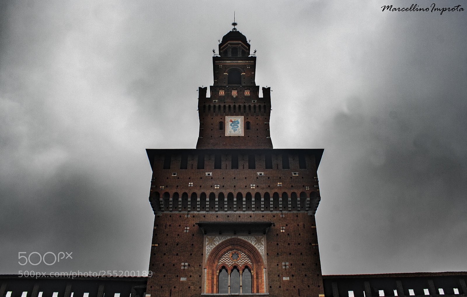 Canon EOS 1000D (EOS Digital Rebel XS / EOS Kiss F) sample photo. The castle photography
