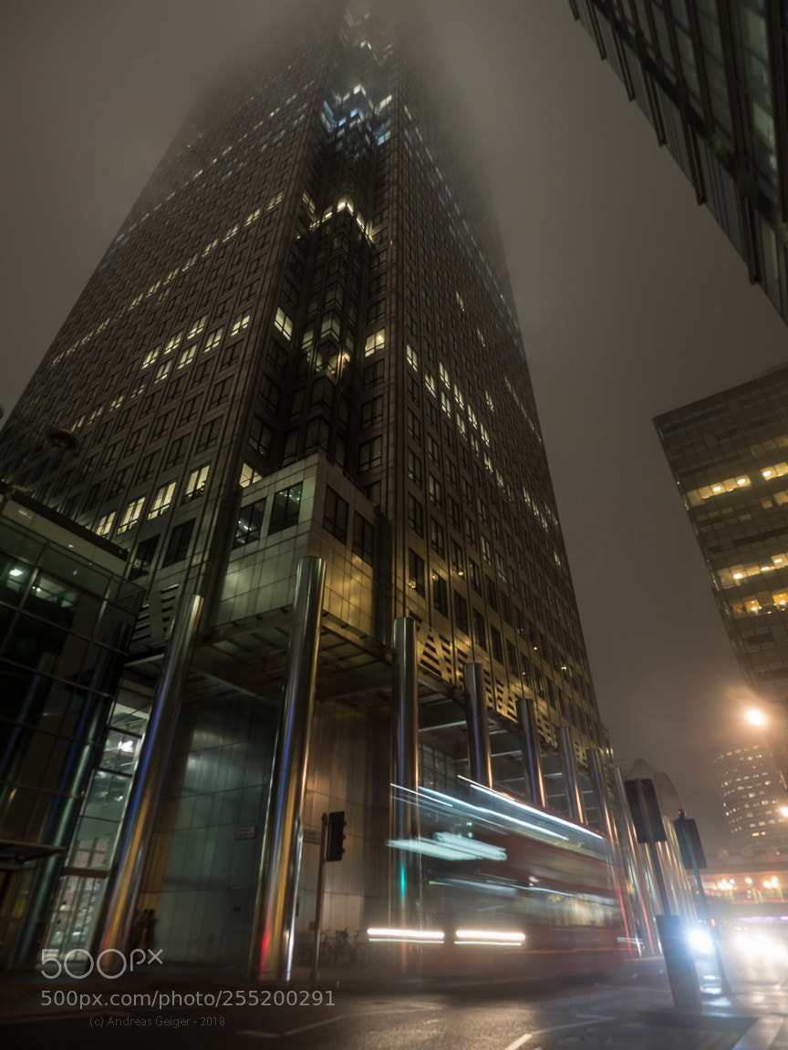 Olympus OM-D E-M10 II sample photo. Misty canary wharf photography