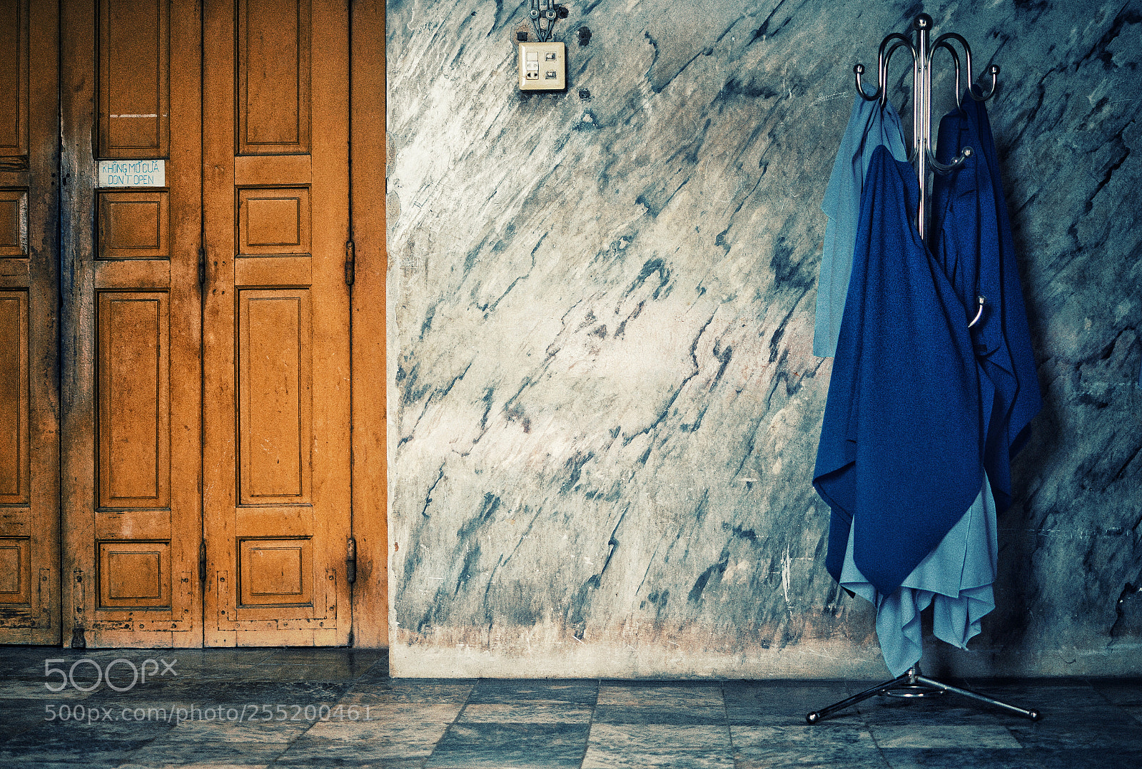 Sony a7 sample photo. Yellow and blue photography