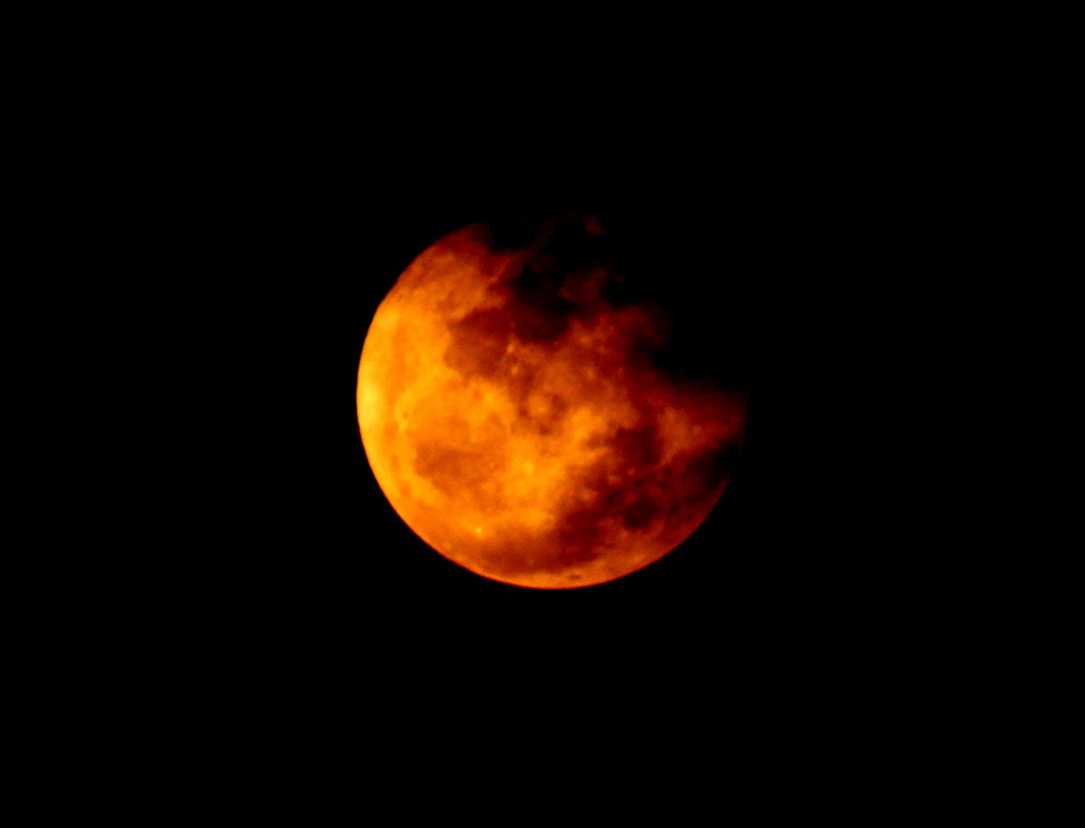 Canon EF-S 55-250mm F4-5.6 IS II sample photo. Full moon photography