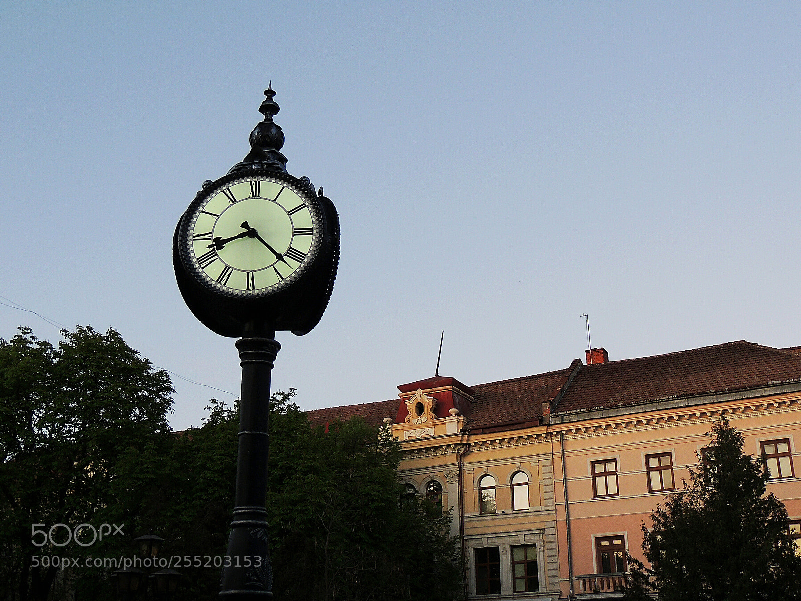 Nikon Coolpix P510 sample photo. Clock in city centre. photography