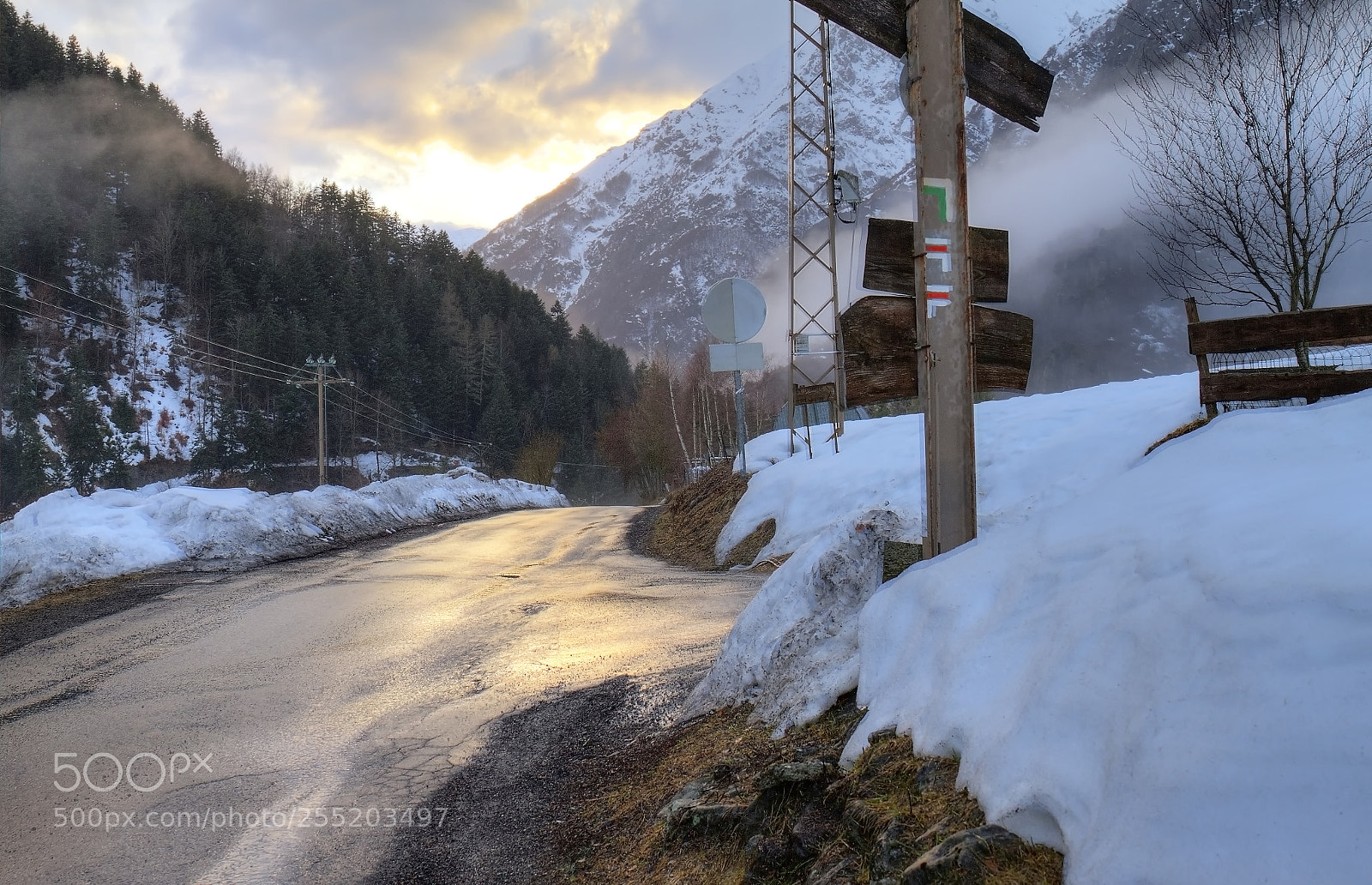 Canon EOS 7D sample photo. Dernières neiges photography