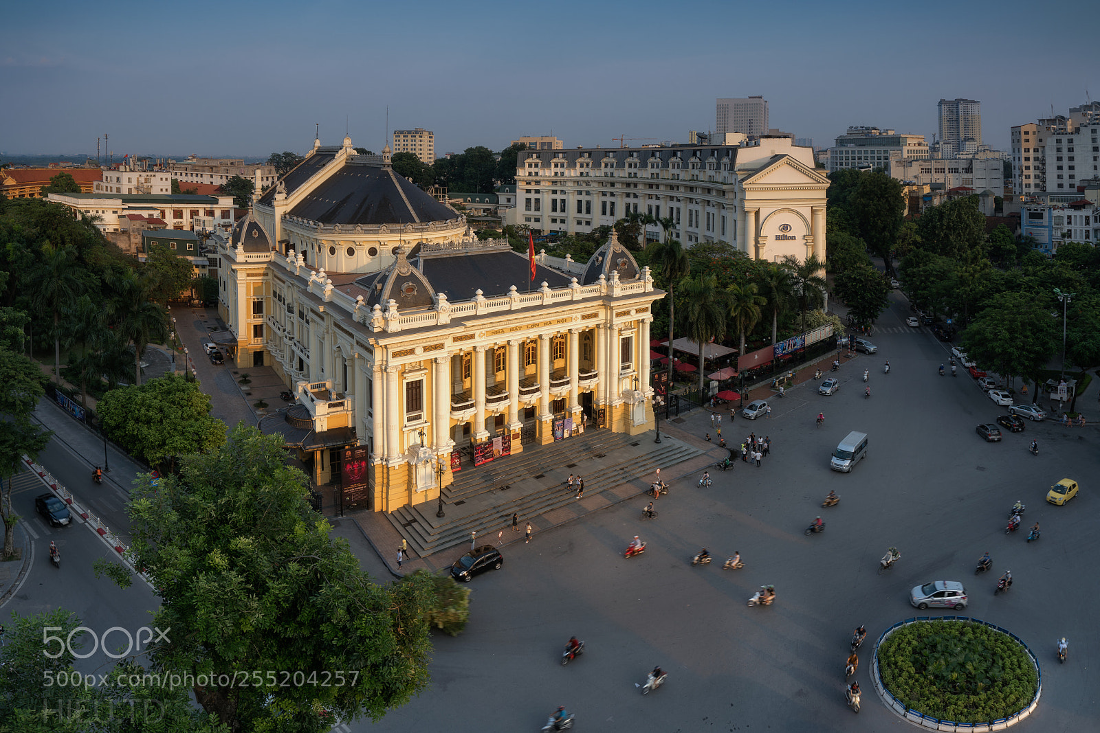 Sony a7R II sample photo. Hanoi 17 ( hanoi opera house) photography