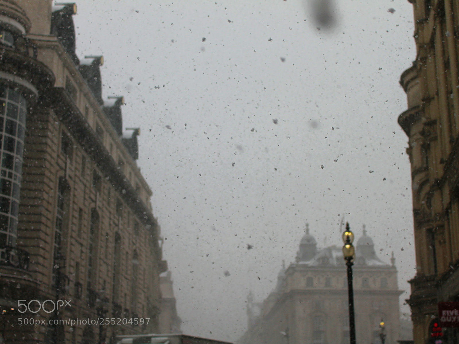Canon EOS 1100D (EOS Rebel T3 / EOS Kiss X50) sample photo. Winter in london photography