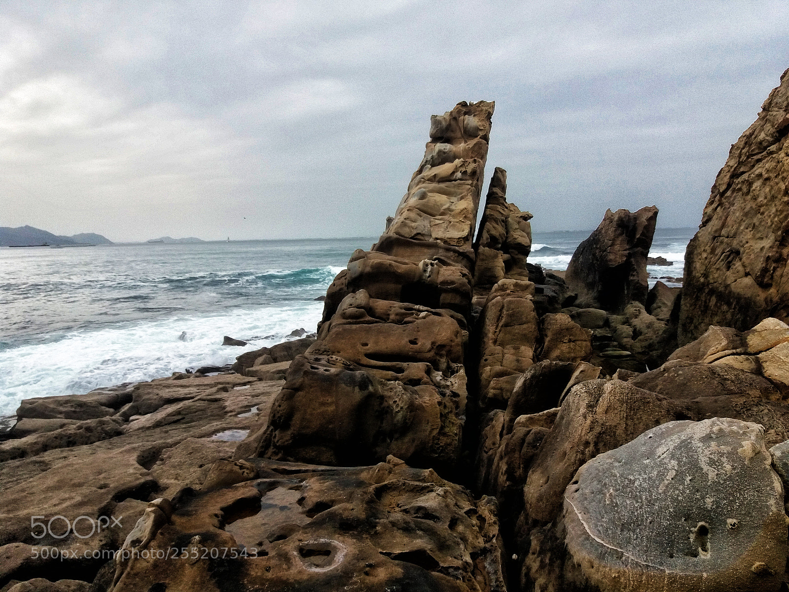 Samsung Galaxy J5(2016) sample photo. Azkorri rock photography