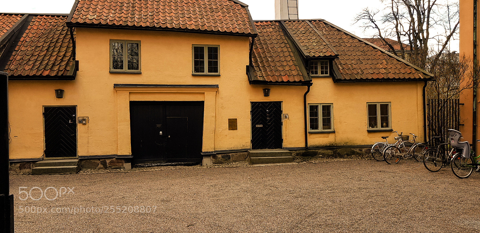 Samsung Galaxy S8 sample photo. A old house that photography