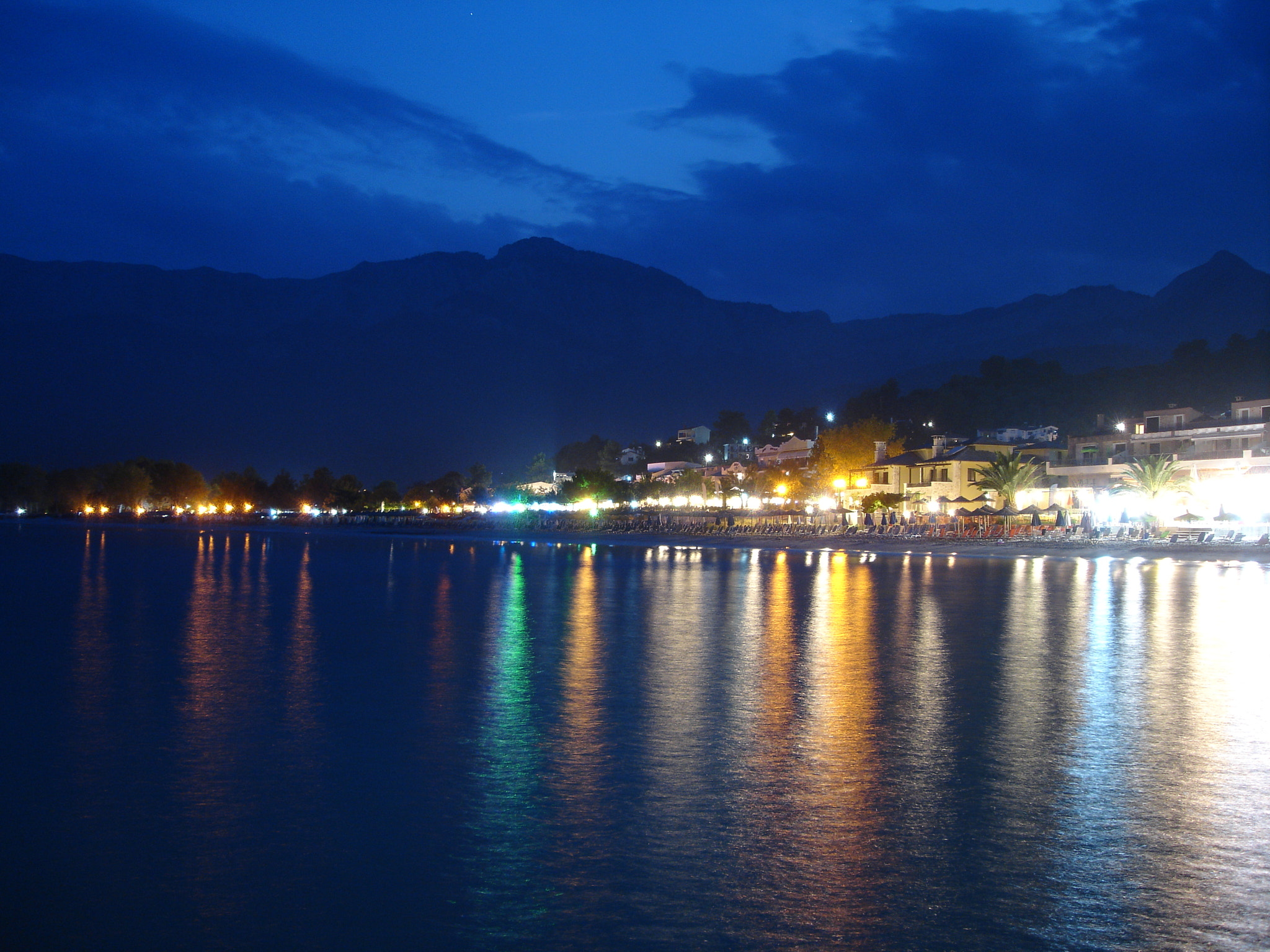 Sony DSC-P200 sample photo. Night view of golden beach / thassos photography