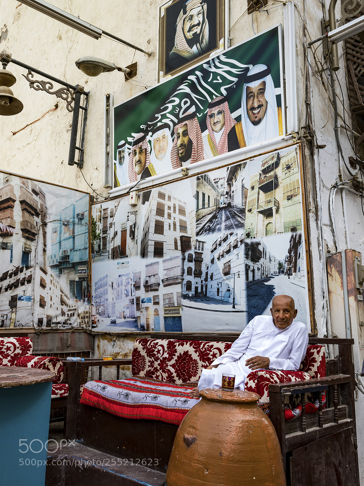 Fujifilm GFX 50S sample photo. Mural of saudi kings photography