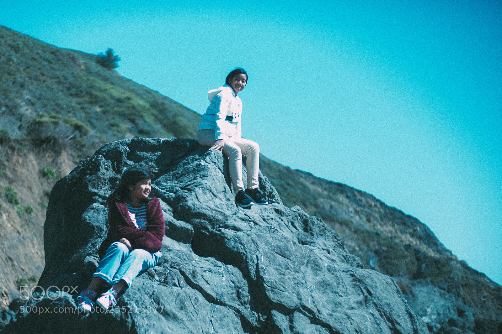 Fujifilm X-E2S sample photo. Climbers @ muir beach photography