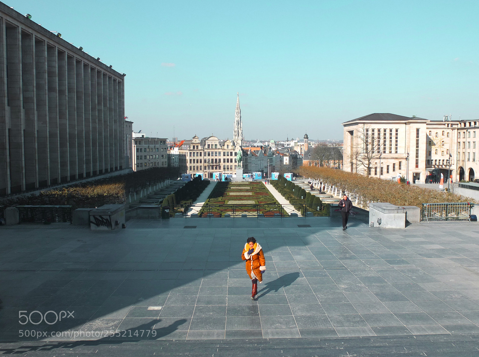 Fujifilm X10 sample photo. Wind is striking over photography