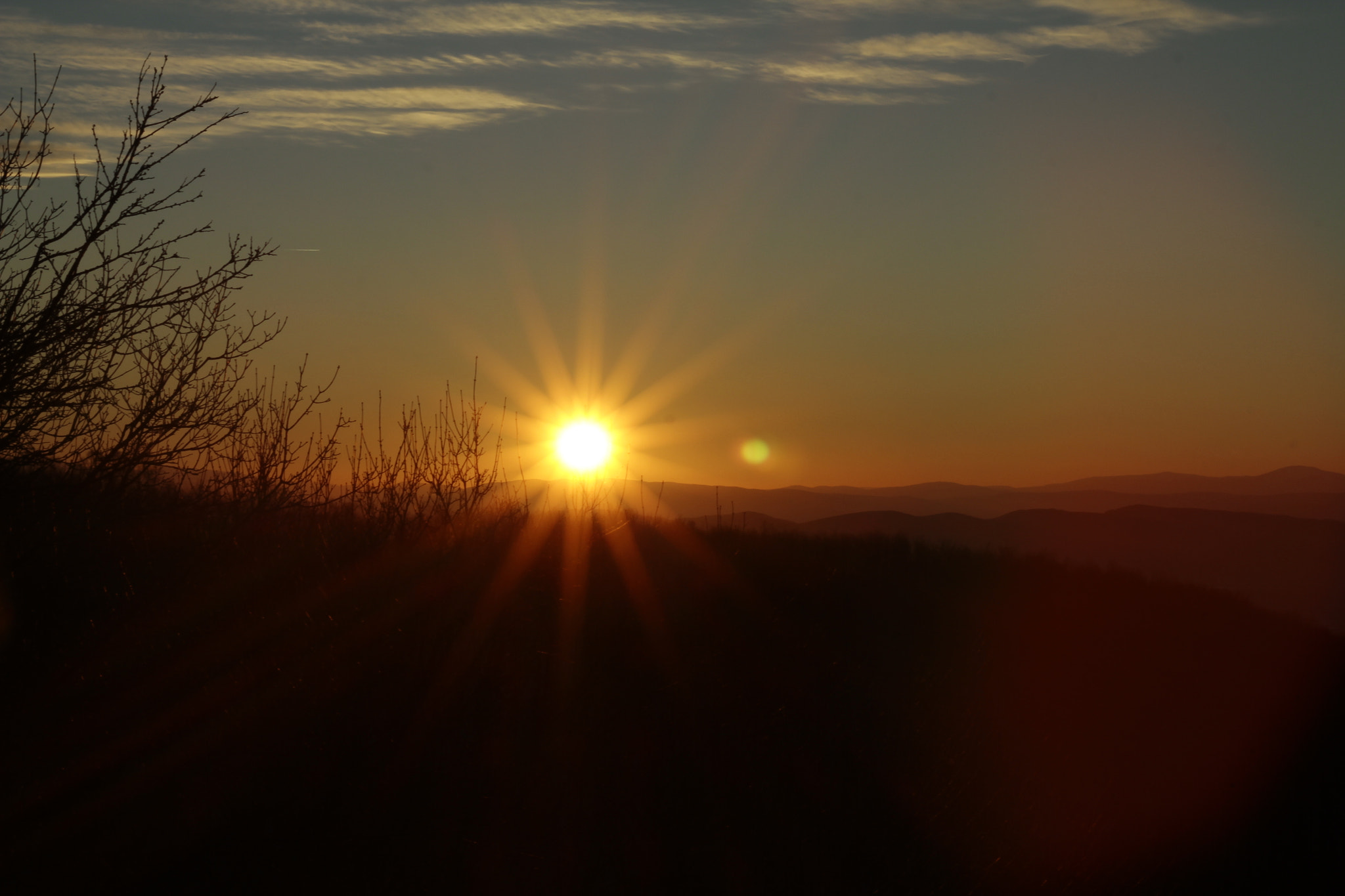 Canon EOS 550D (EOS Rebel T2i / EOS Kiss X4) + Canon EF 50mm F1.8 STM sample photo. Sunset photography