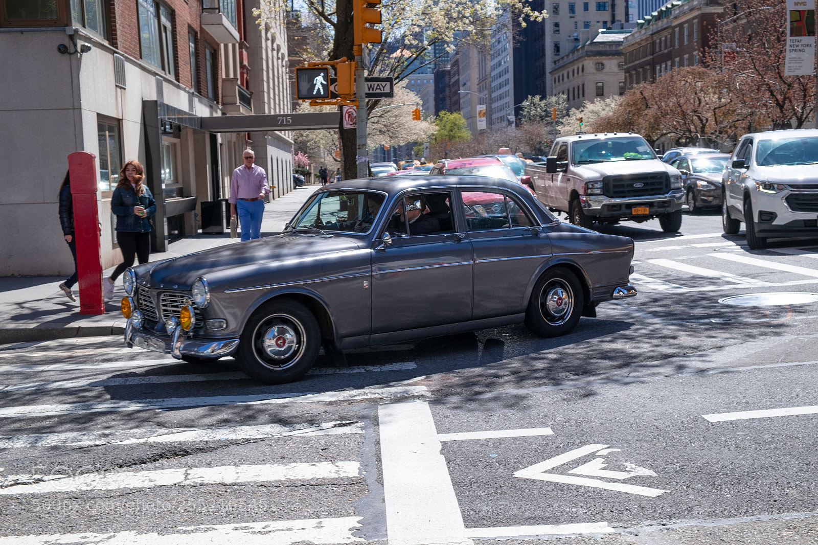 Fujifilm X-E1 sample photo. Volvo photography