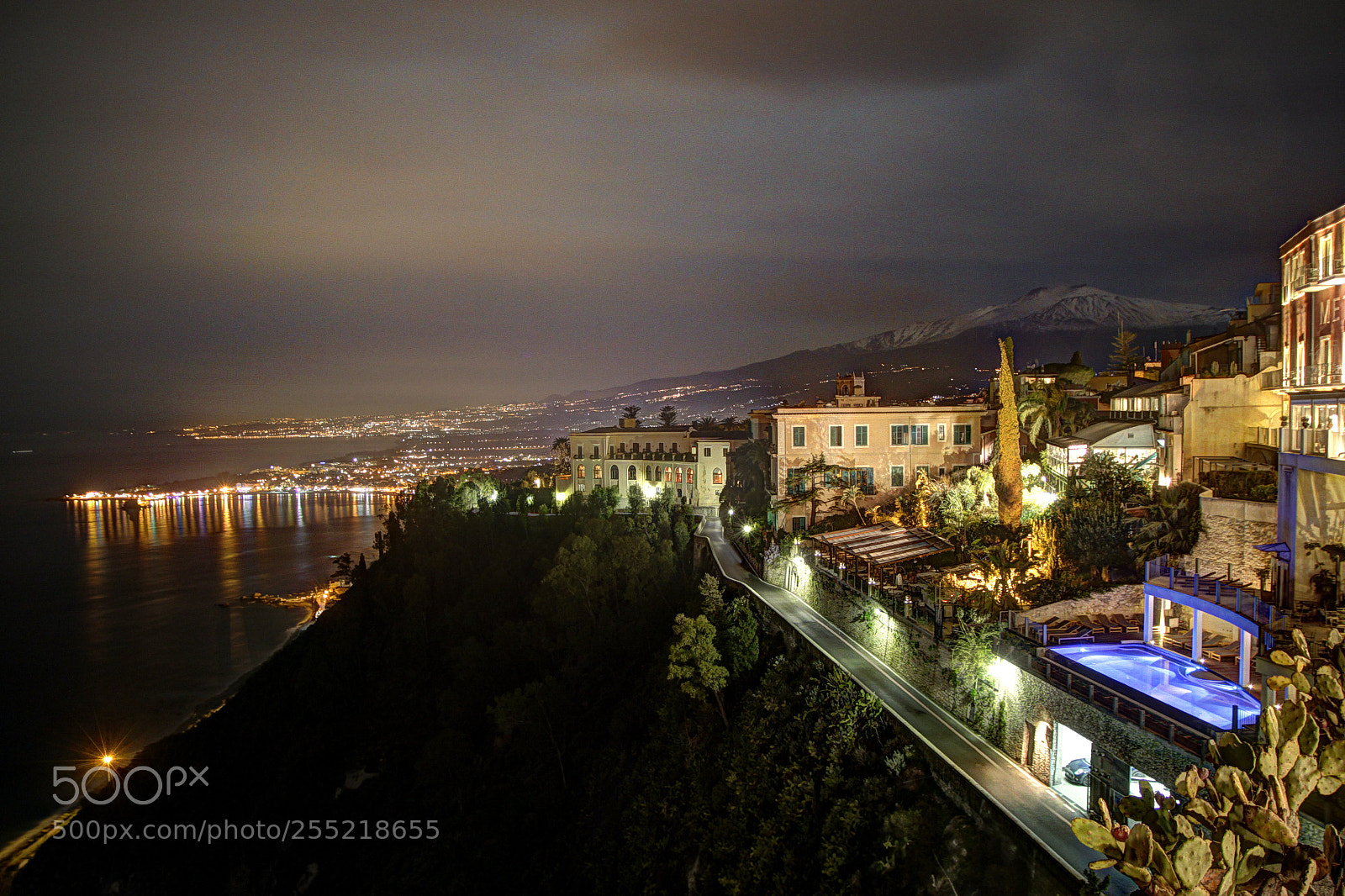 Canon EOS 500D (EOS Rebel T1i / EOS Kiss X3) sample photo. Taormina @ night photography