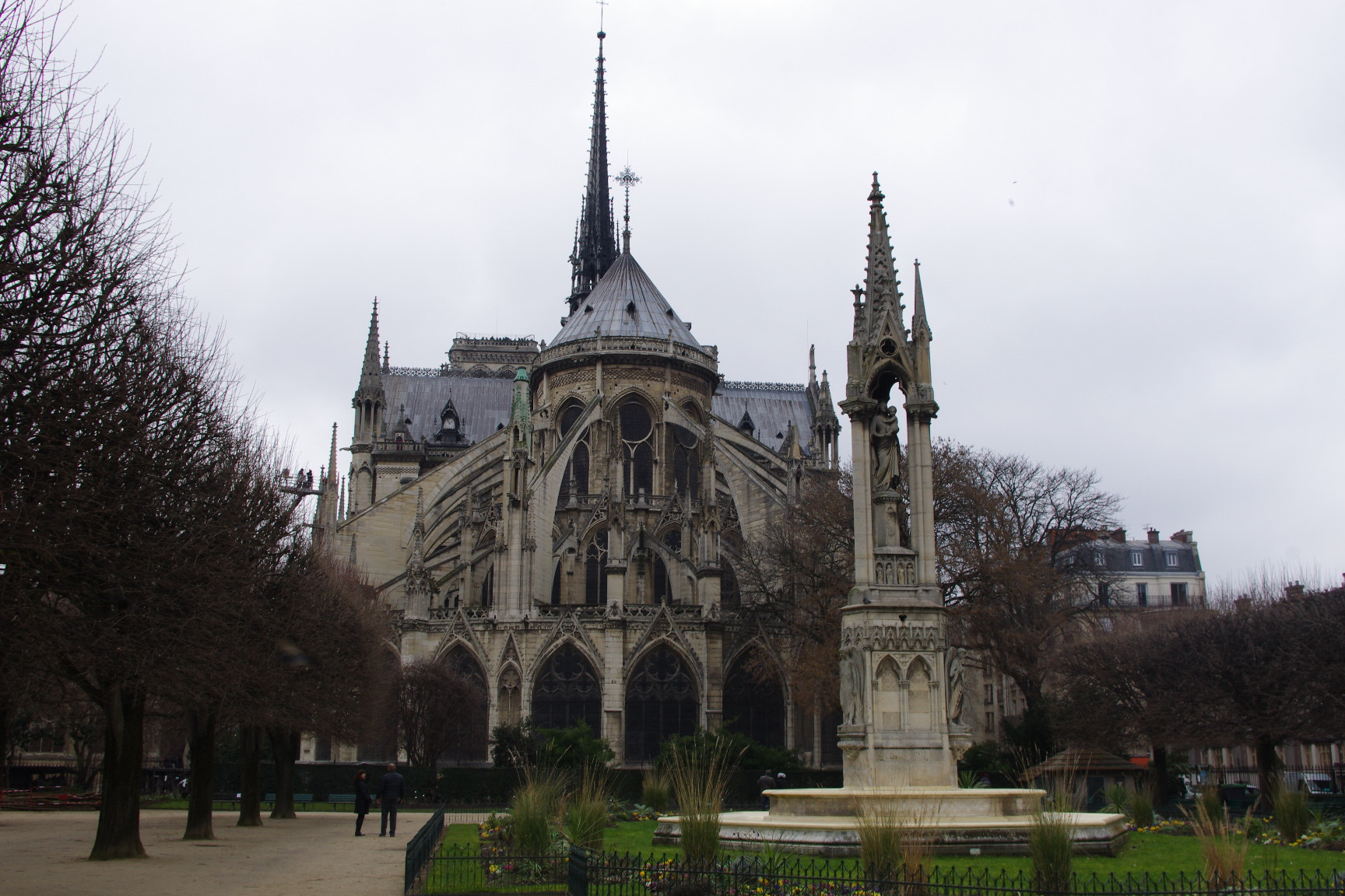 Pentax K-5 + Pentax smc DA 18-55mm F3.5-5.6 ED AL II (IF) sample photo. Notre-dame de paris photography