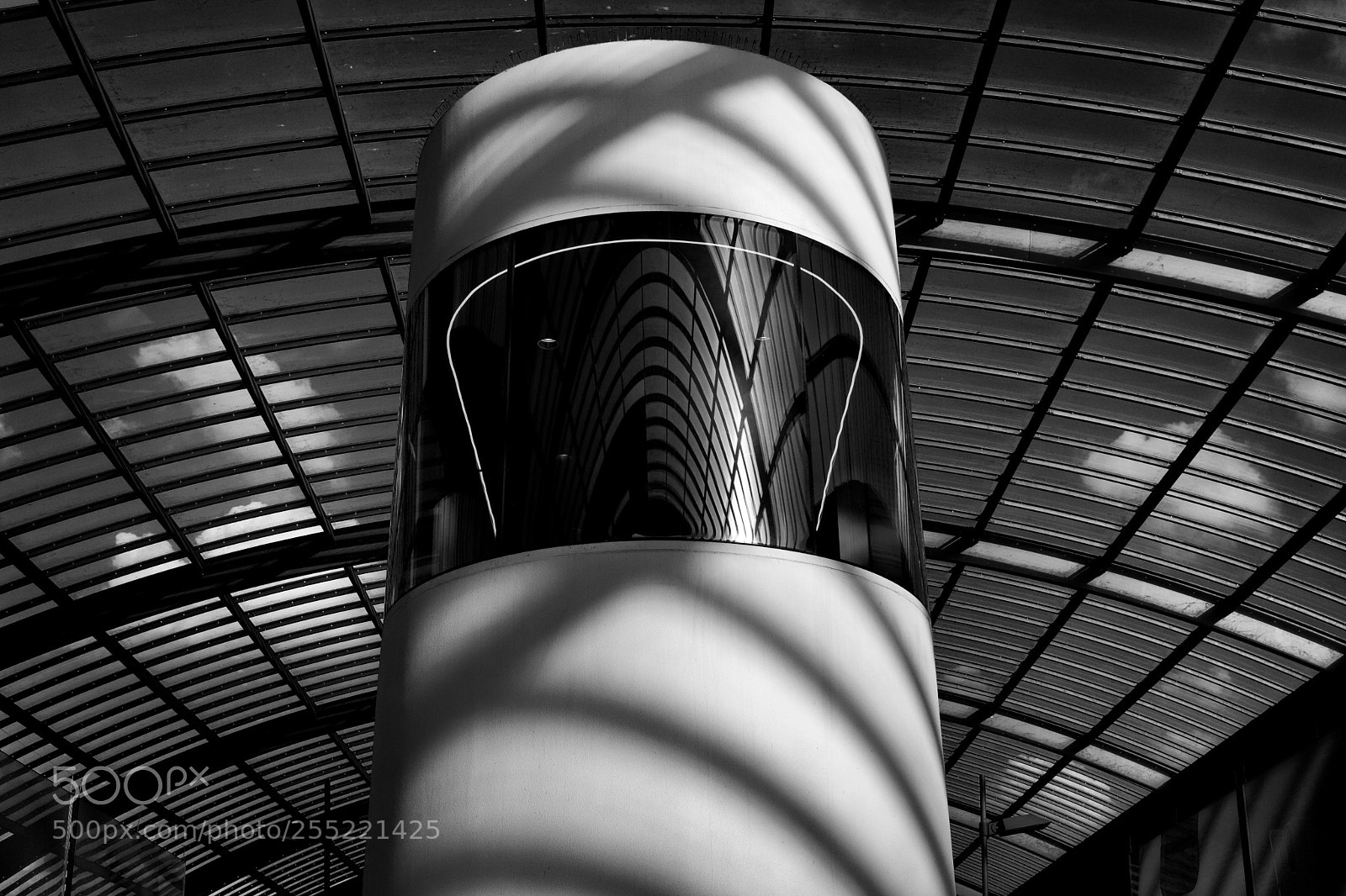 Canon EOS 5D Mark II sample photo. Amsterdam bus station photography