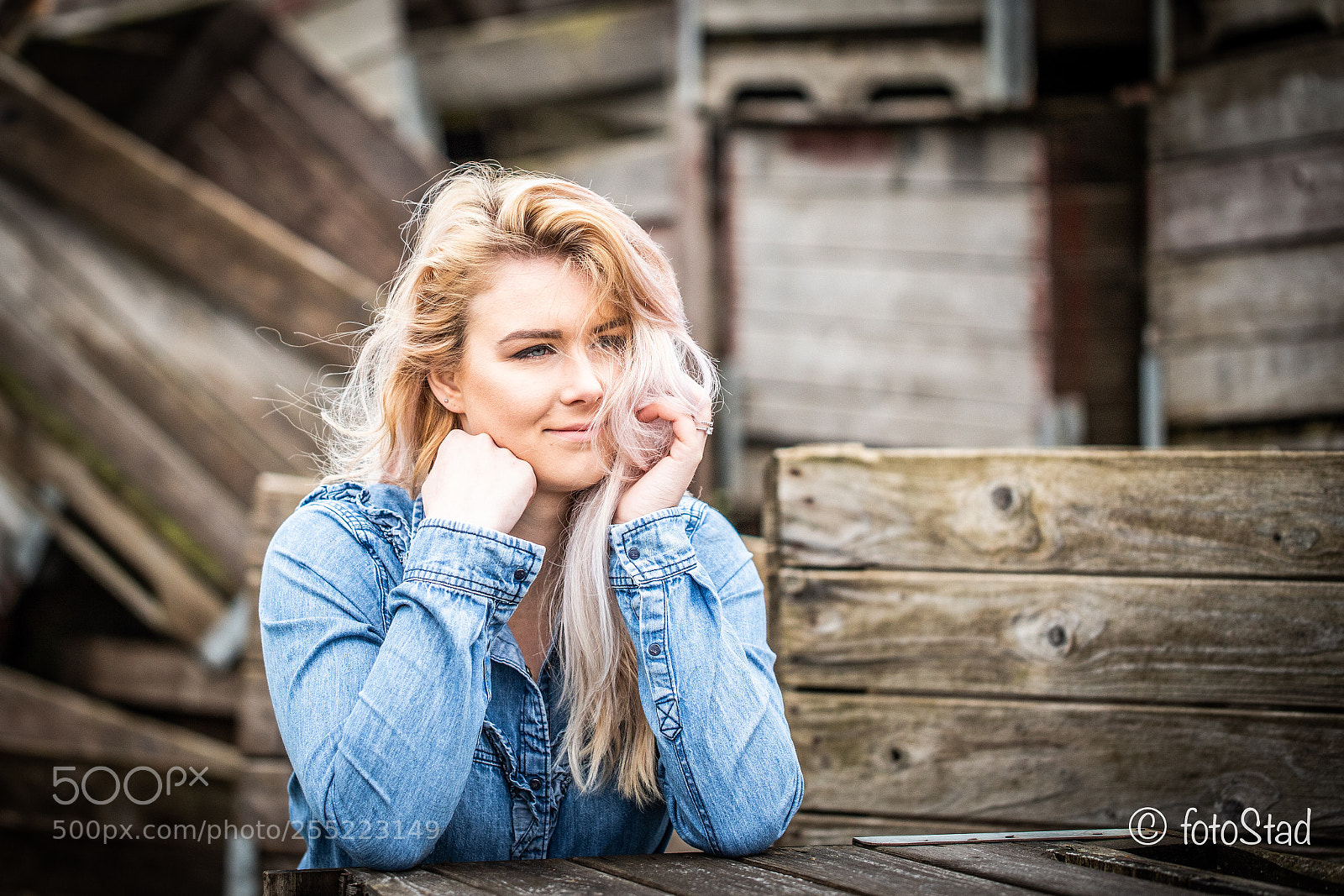 Canon EOS 6D Mark II sample photo. Between  the appleboxes photography