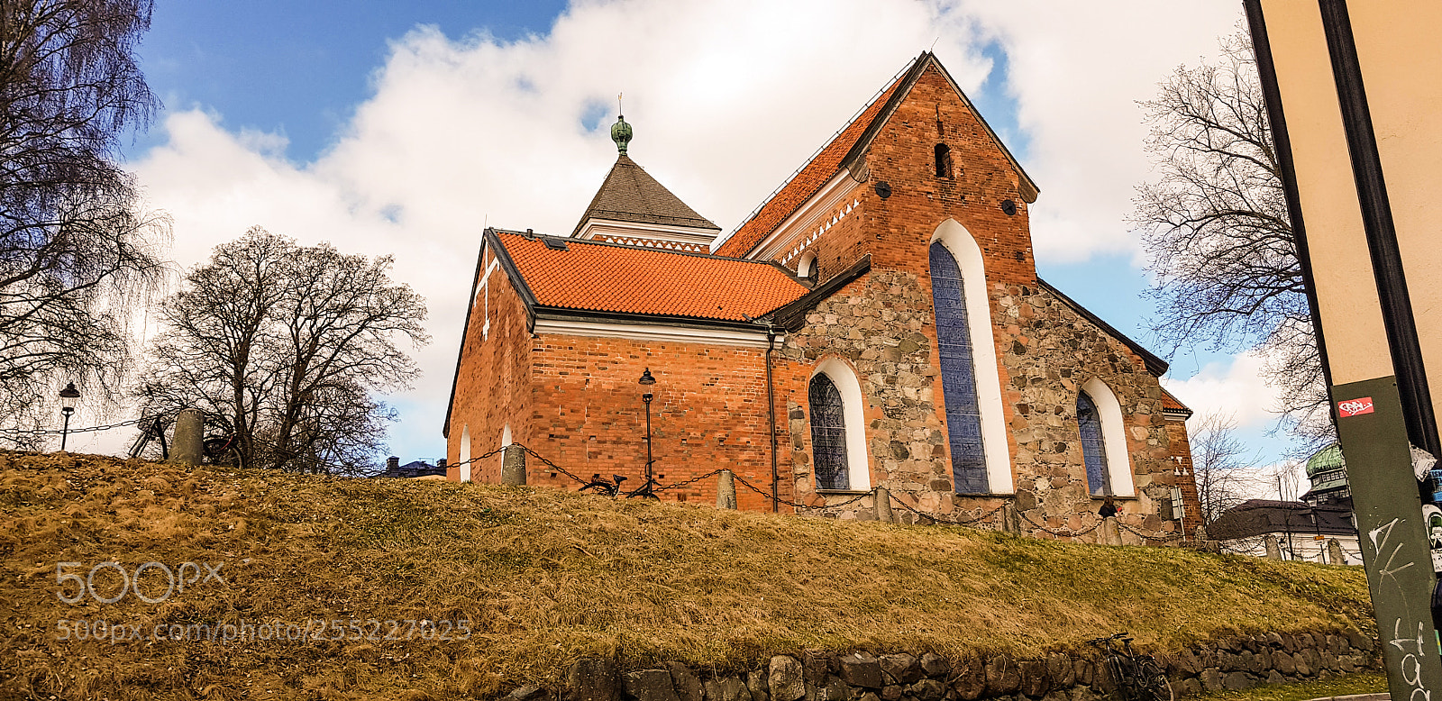 Samsung Galaxy S8 sample photo. Common church in uppsala. photography