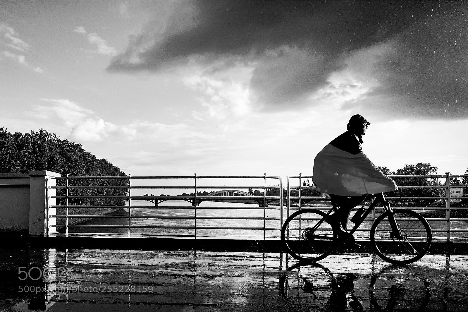 Fujifilm X70 sample photo. Sun and rain photography