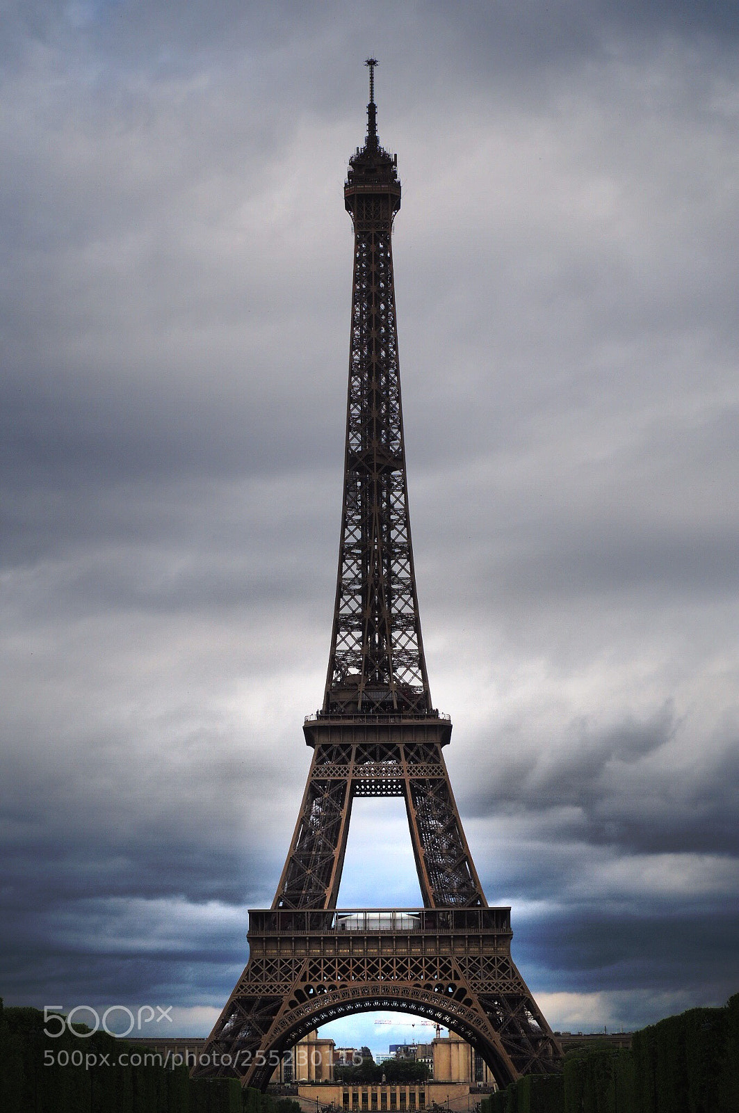 Olympus OM-D E-M10 II sample photo. Eiffel tower  photography
