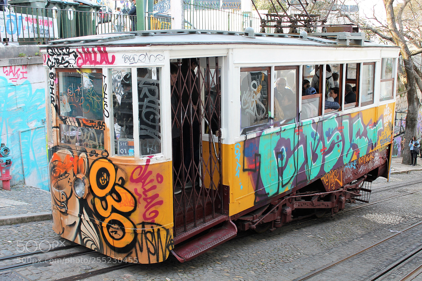 Canon EOS 1100D (EOS Rebel T3 / EOS Kiss X50) sample photo. How to vandalize a photography