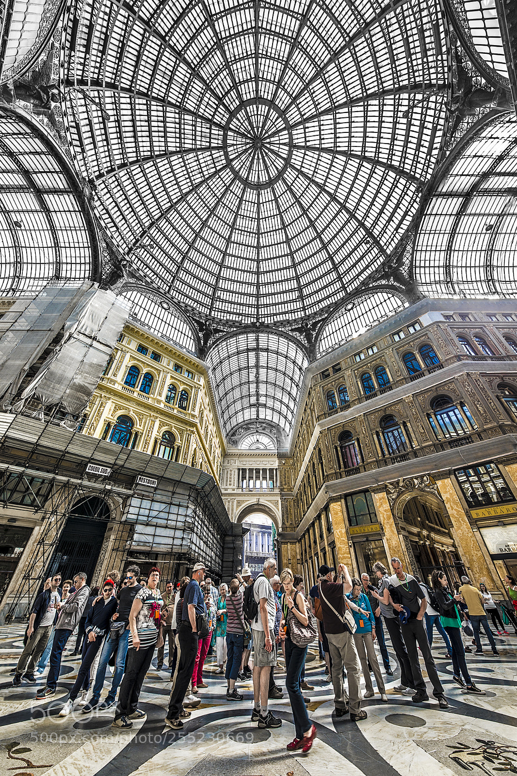 Canon EOS 5D Mark IV sample photo. Converging at the center photography