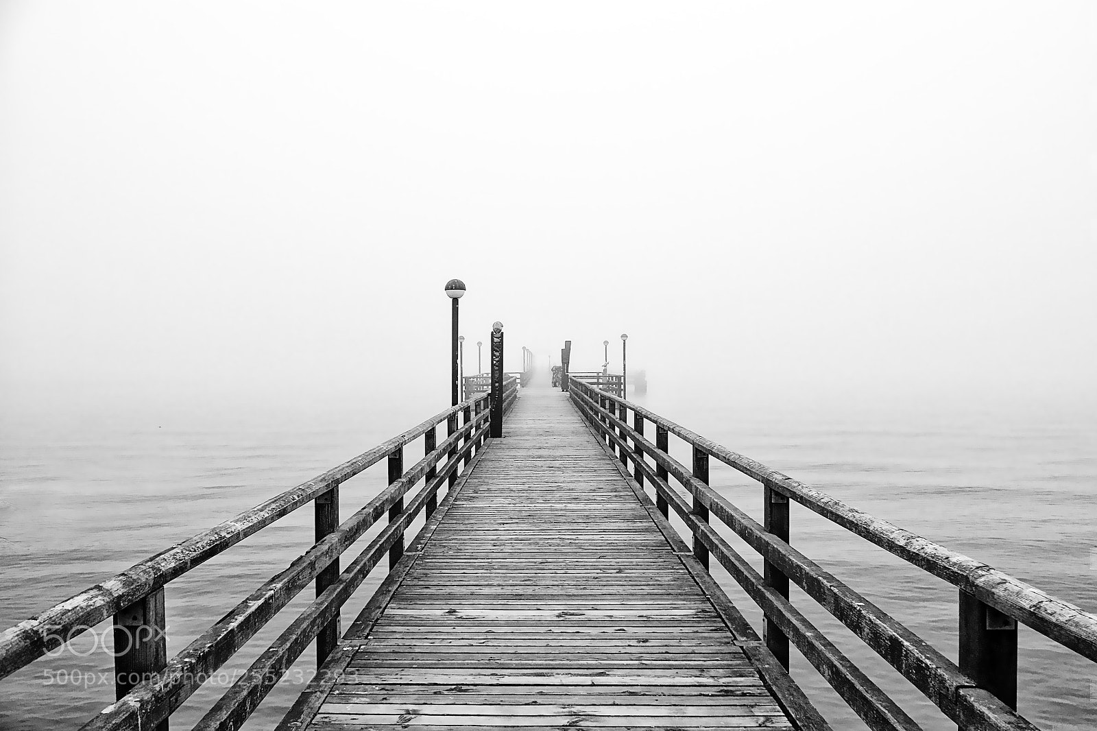 Canon EOS 450D (EOS Rebel XSi / EOS Kiss X2) sample photo. Foggy pier photography