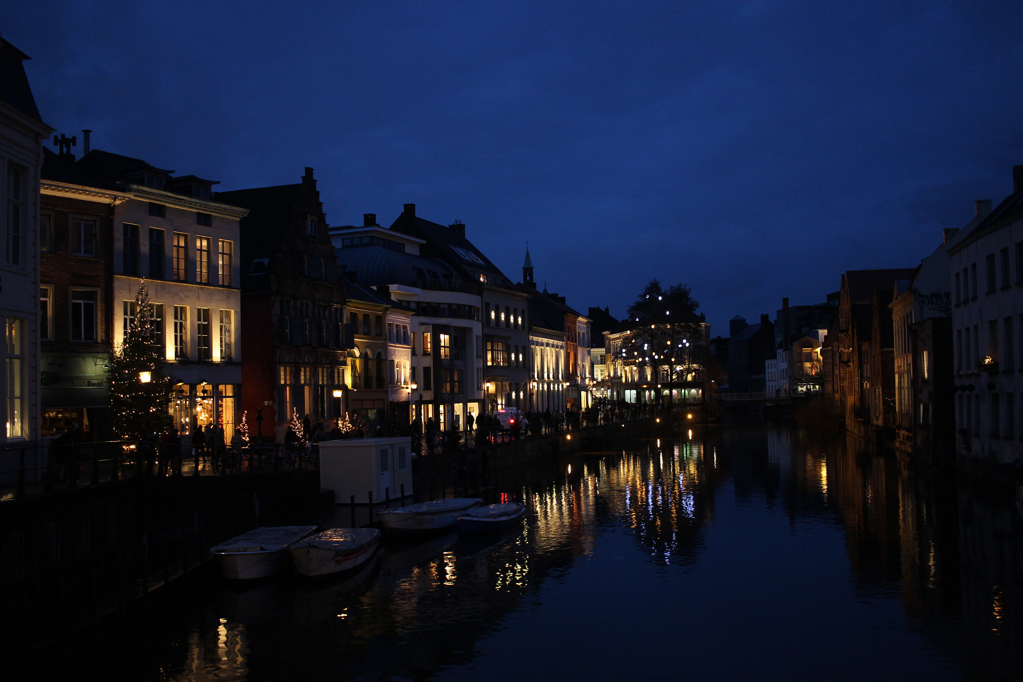 Canon EF-S 24mm F2.8 STM sample photo. Lights 1 photography