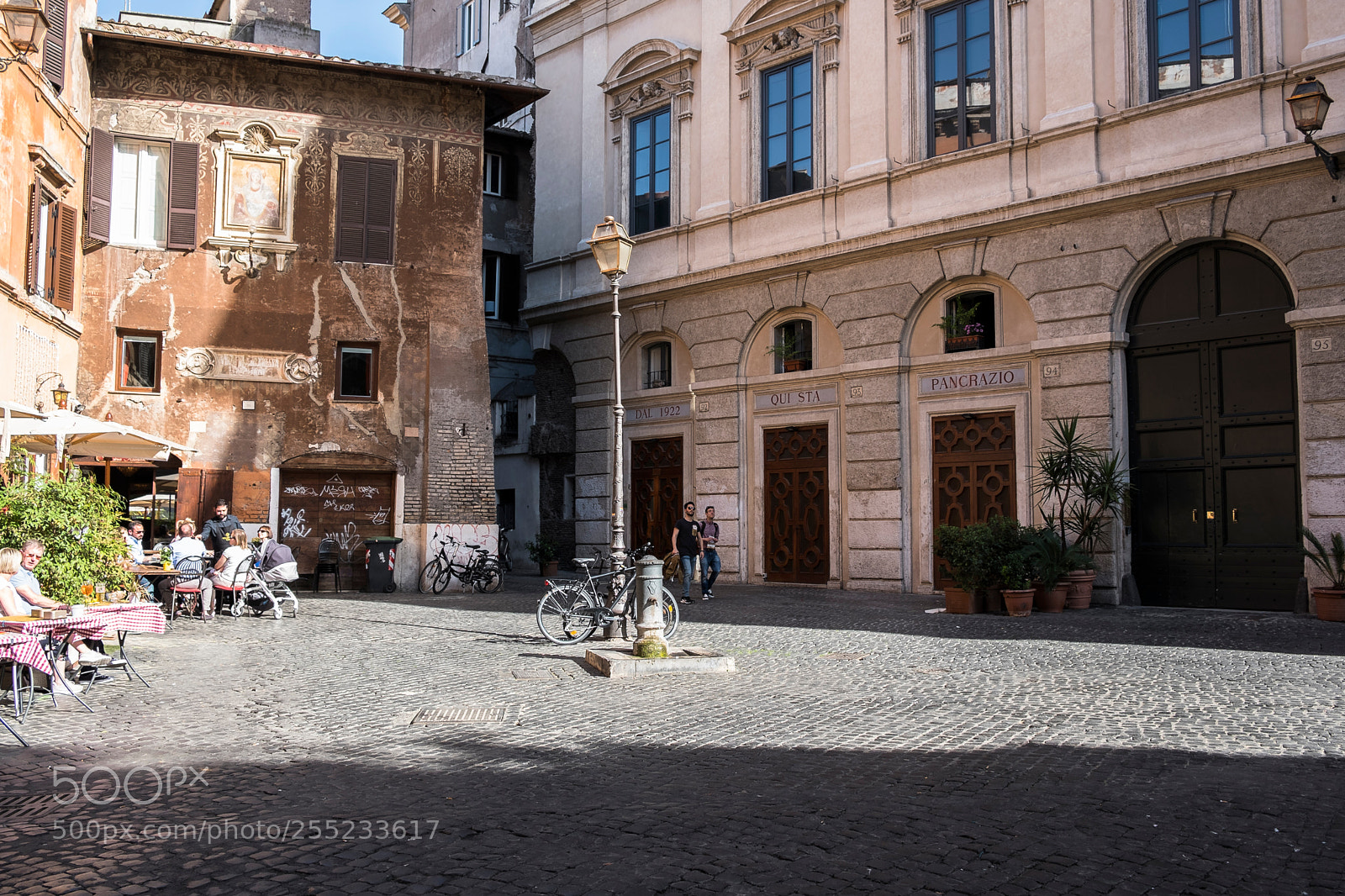 Fujifilm X-T2 sample photo. Piazza del biscione photography