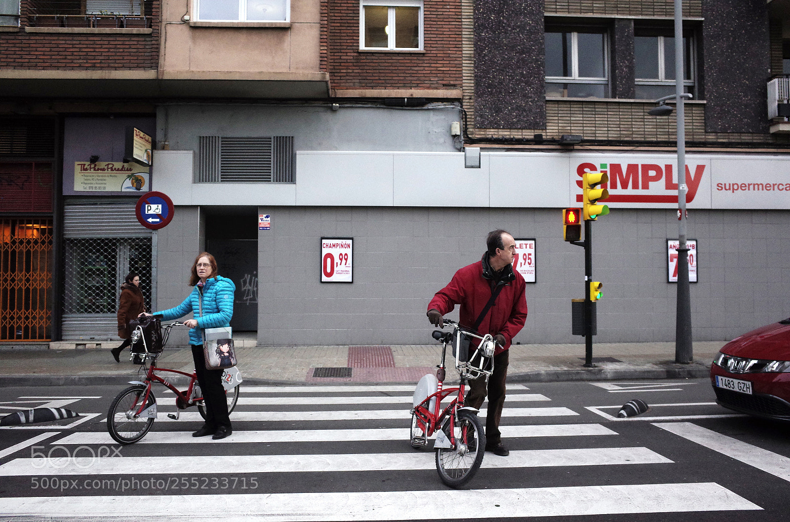 Ricoh GR II sample photo. Blue and red bikers photography