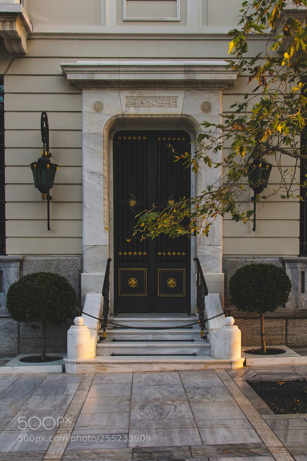 Canon EOS 60D sample photo. The door photography