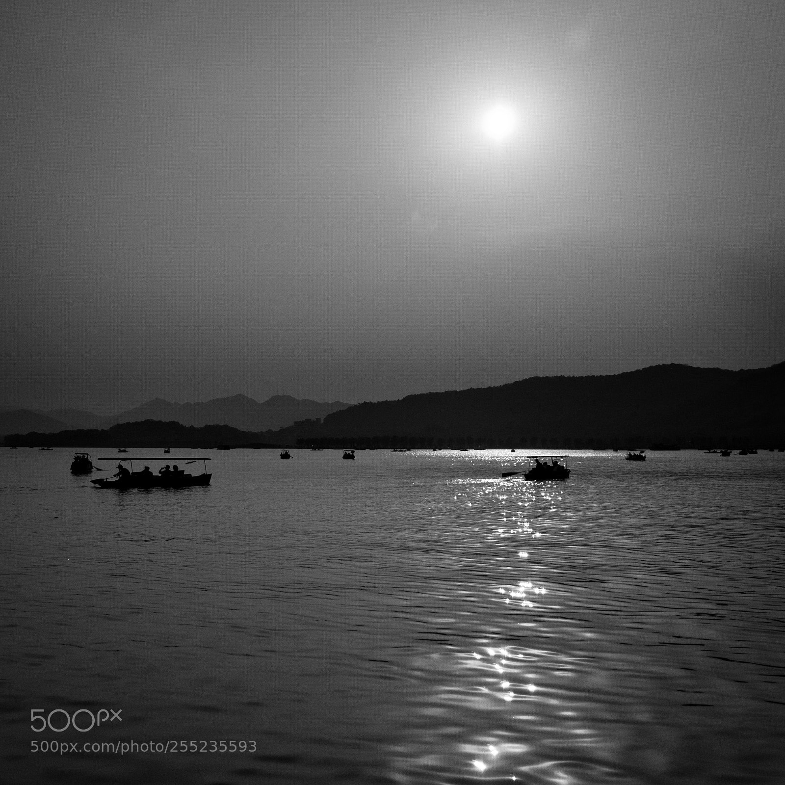 Fujifilm X-E1 sample photo. Boats on west lake photography