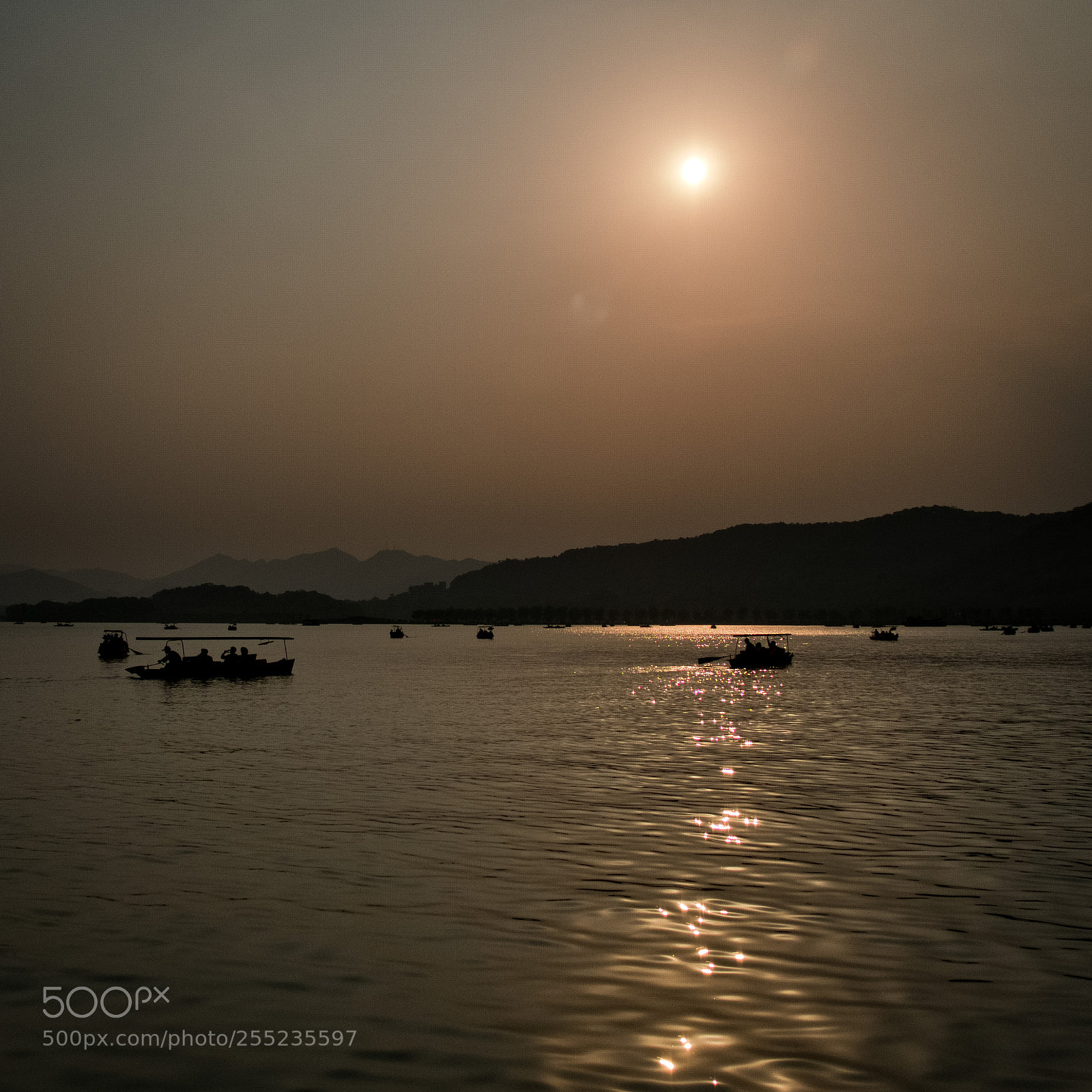 Fujifilm X-E1 sample photo. Boats on west lake photography