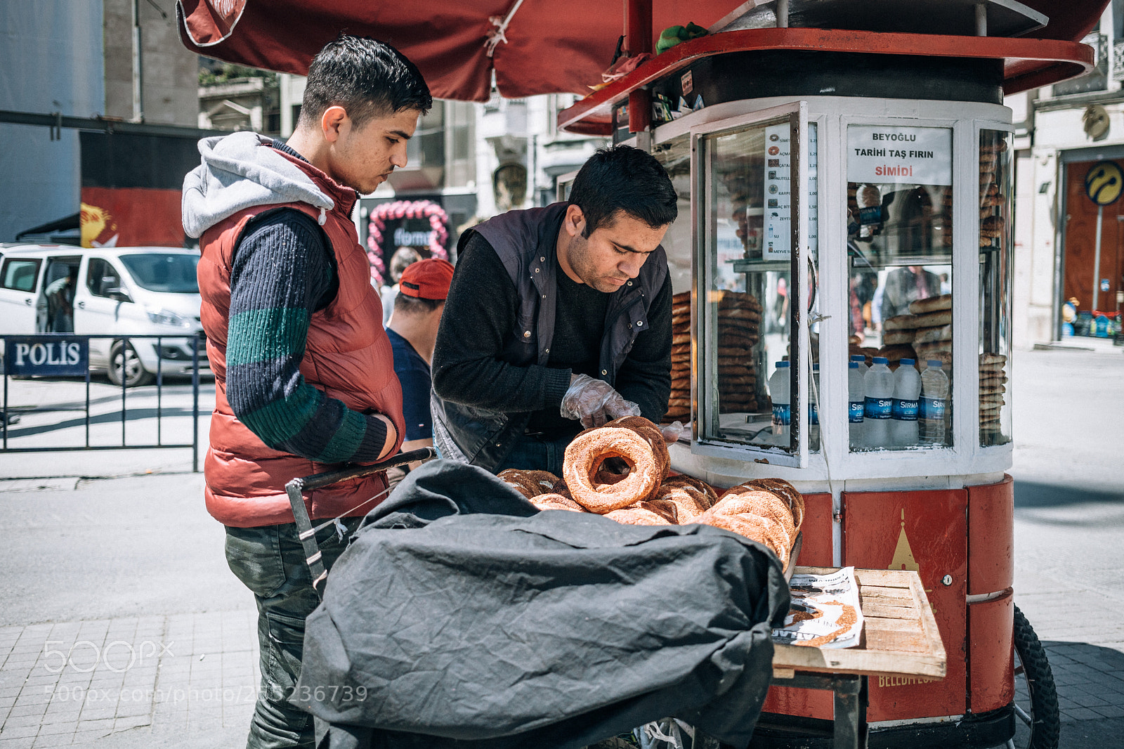 Canon EOS 5D Mark II sample photo. Simit pitchman photography