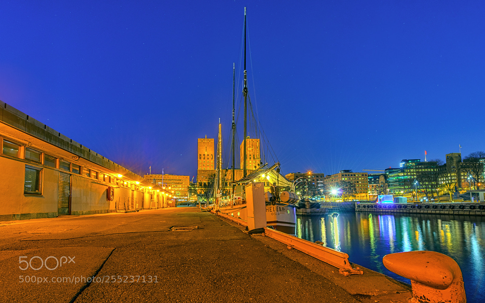 Nikon D800 sample photo. Radhuset by night. photography