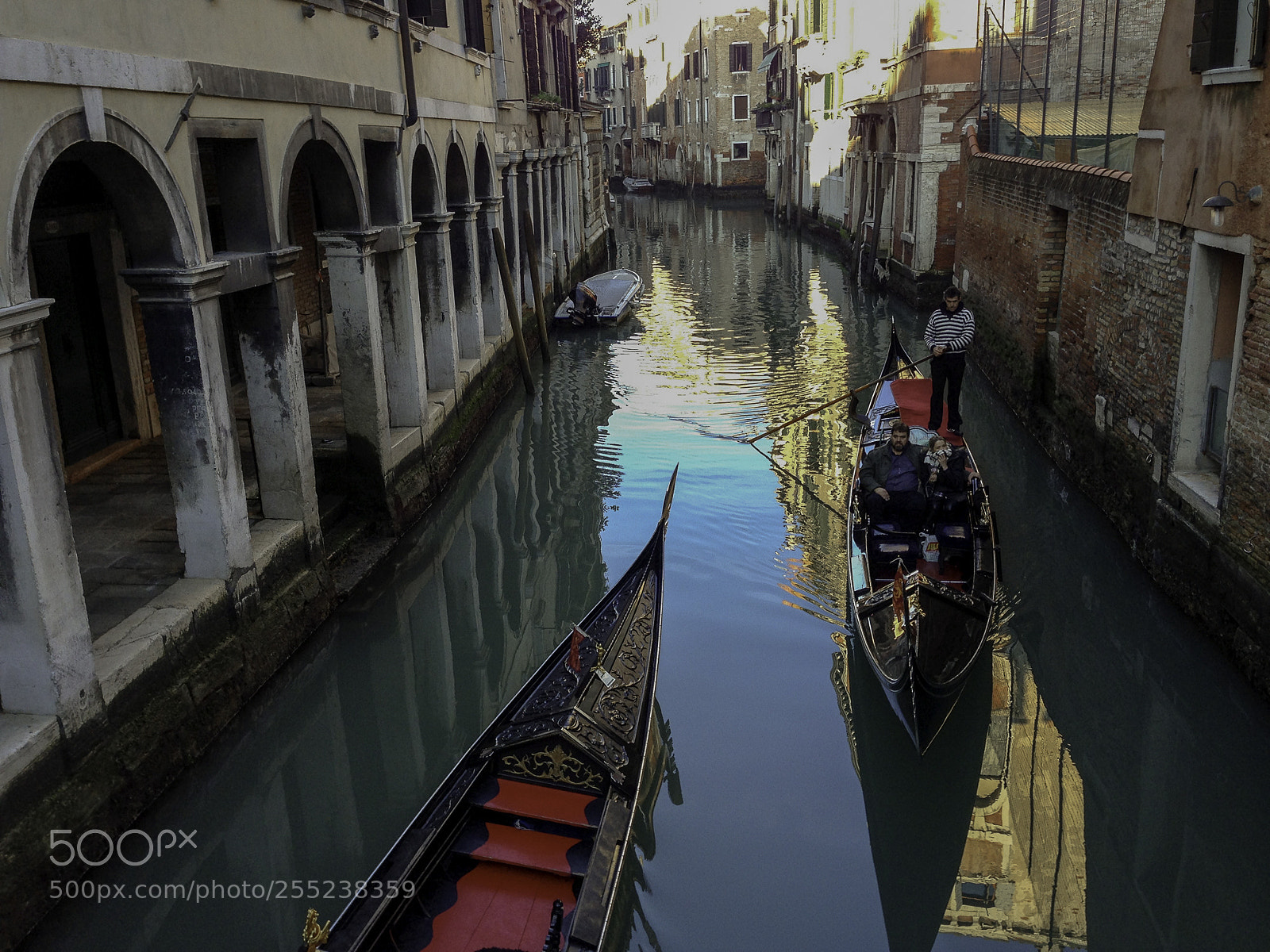 Apple iPhone 5 sample photo. Morning jogging in gondola ... photography