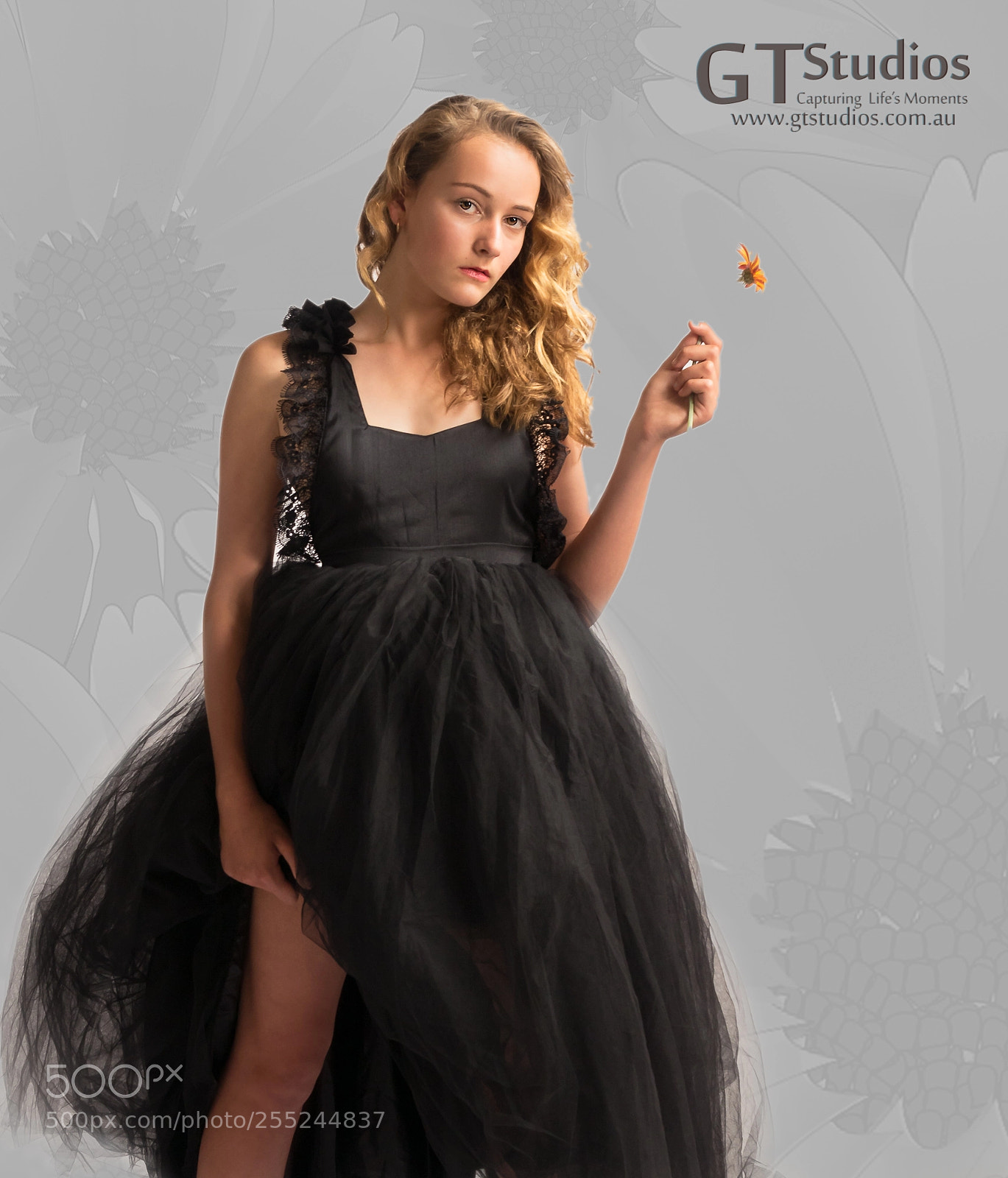 Olympus OM-D E-M5 II sample photo. Ellirah's party dress photography