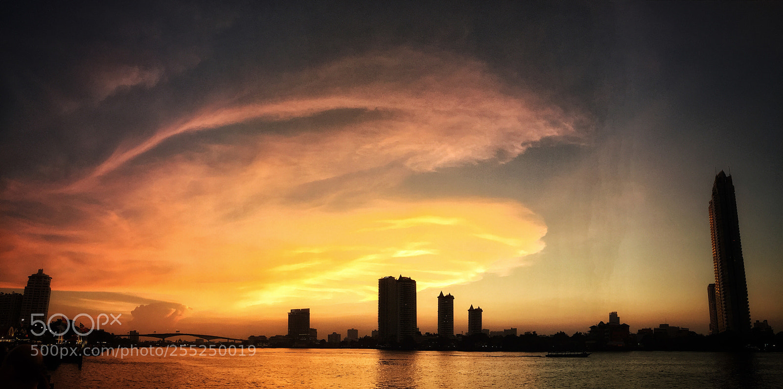 Apple iPhone 6 Plus sample photo. Twilight photography