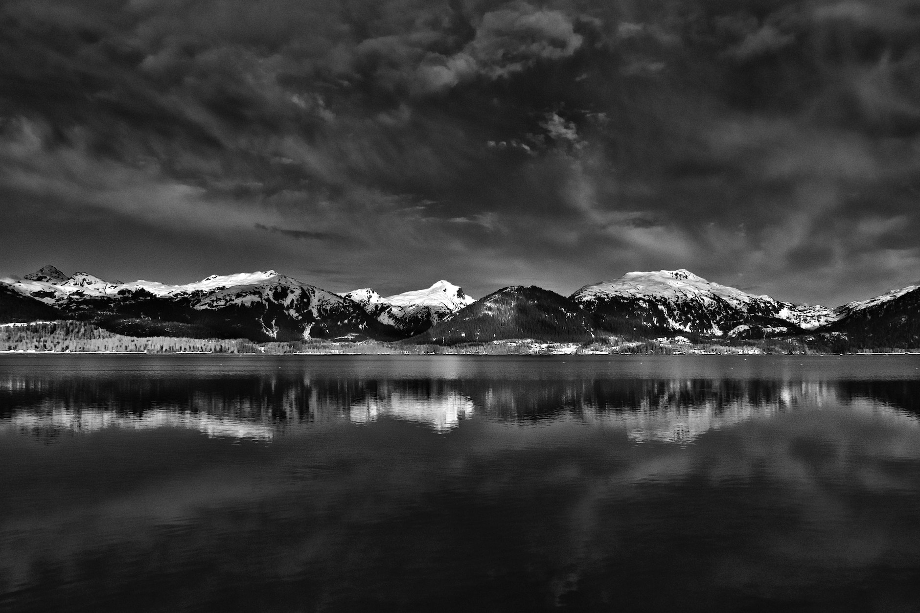 Leica V-Lux 2 sample photo. Calm waters photography