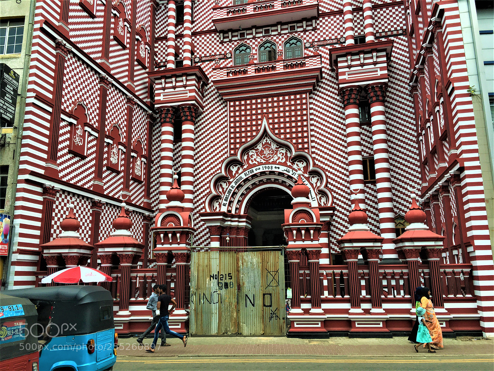 Apple iPhone 6s sample photo. Red mosque colombo photography