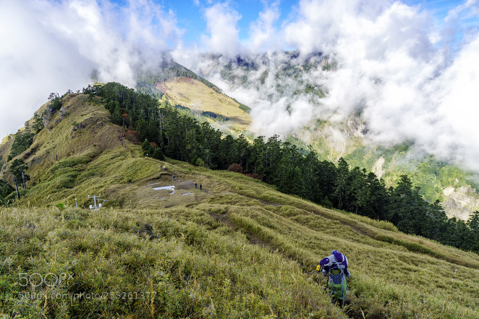 Sony ILCA-77M2 sample photo. 三六九山小屋＠次高山 photography