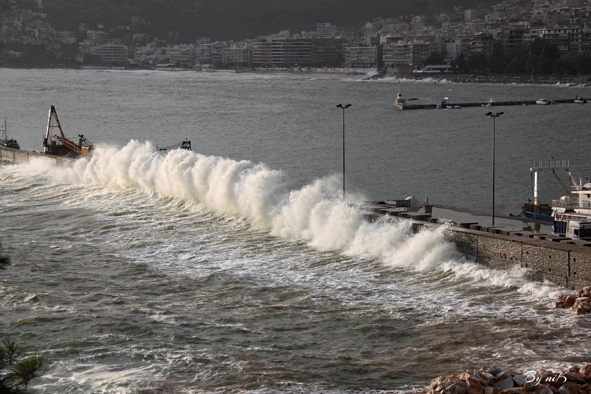 Canon EF-S 18-200mm F3.5-5.6 IS sample photo. Οταν η θαλασσα ''βρυχαται'' photography