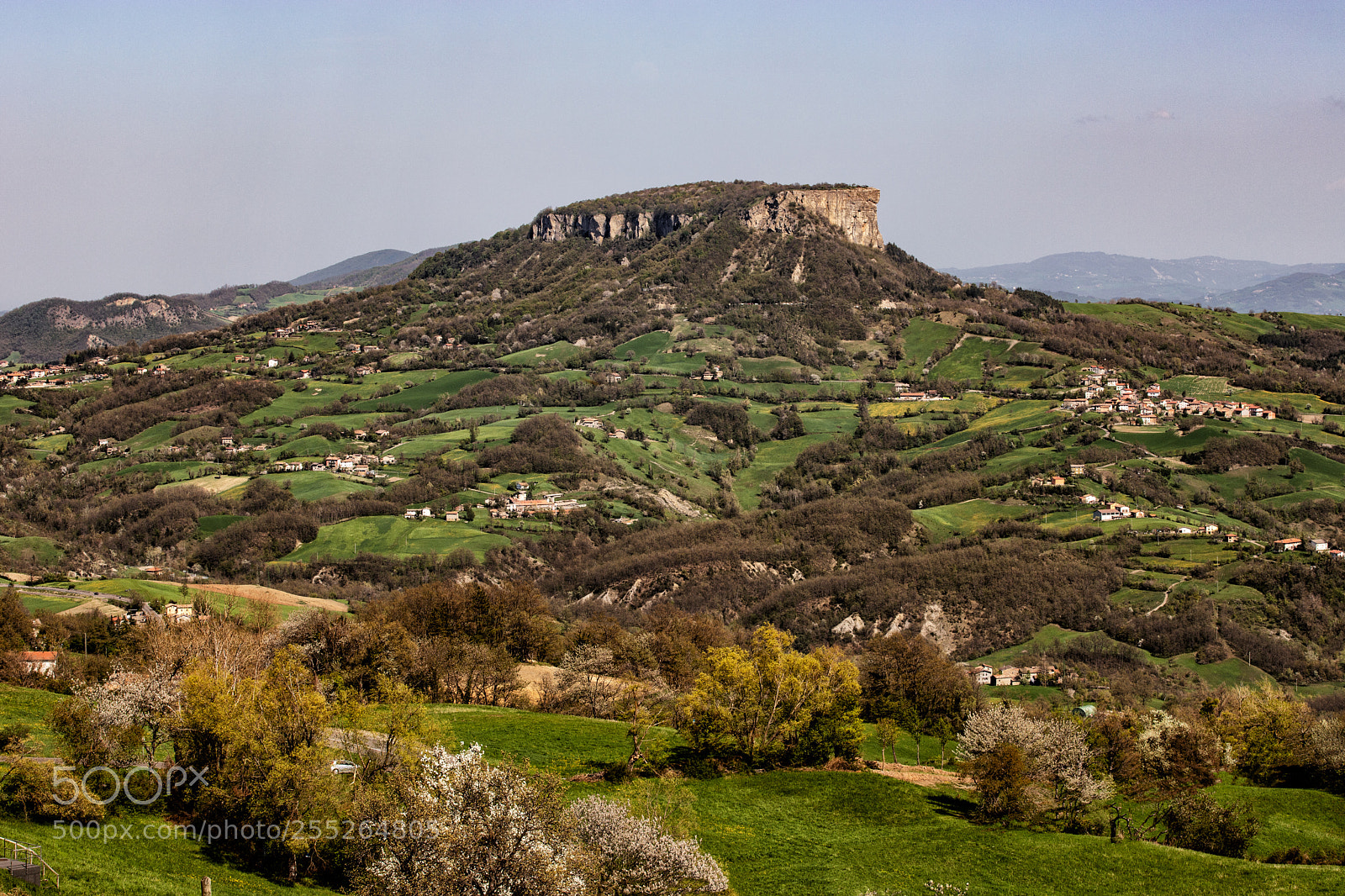 Canon EOS 6D Mark II sample photo. Pietra di bismantova photography
