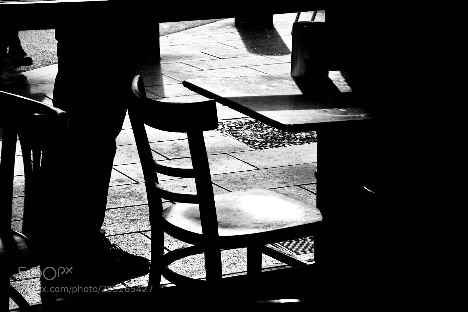 Canon EOS 100D (EOS Rebel SL1 / EOS Kiss X7) sample photo. Black chair photography