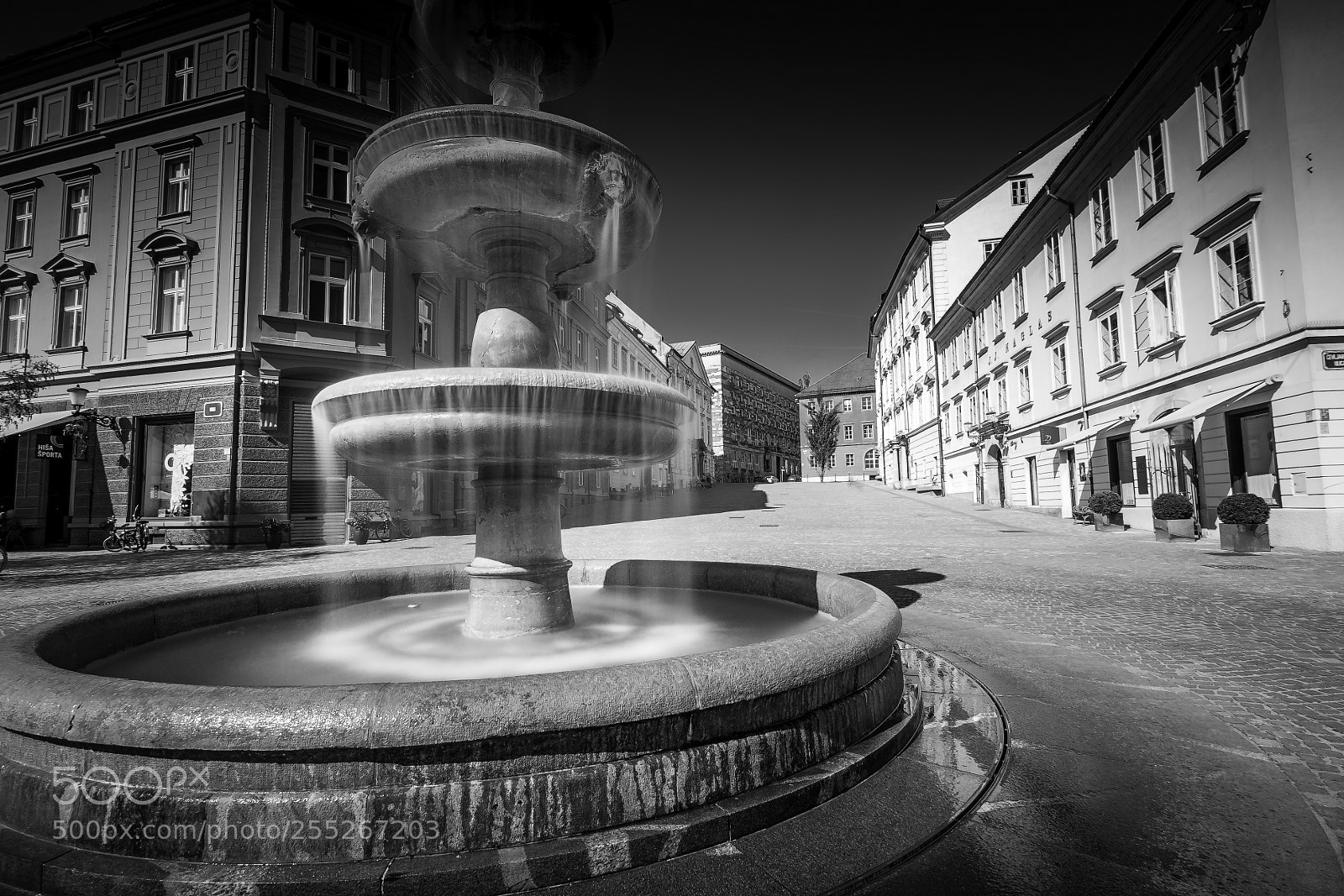 Canon EOS 40D sample photo. A fountain in lubiana photography