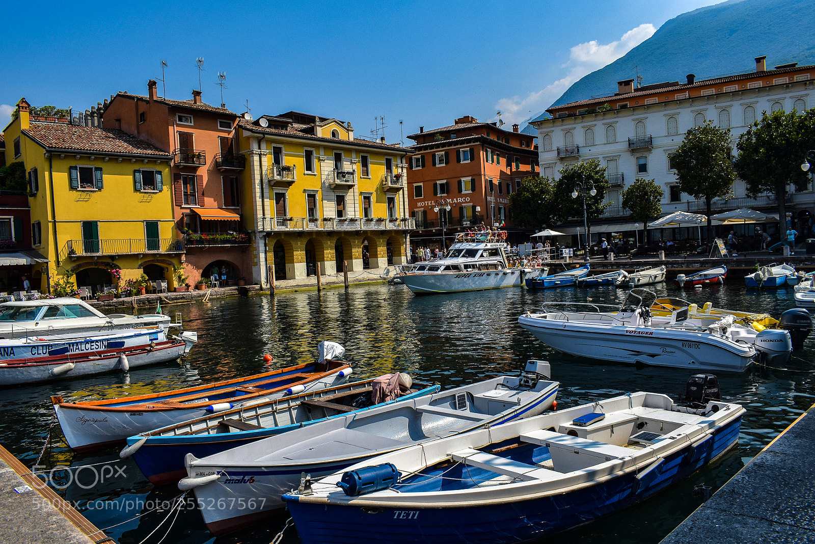 Nikon D3300 sample photo. Malcesine photography