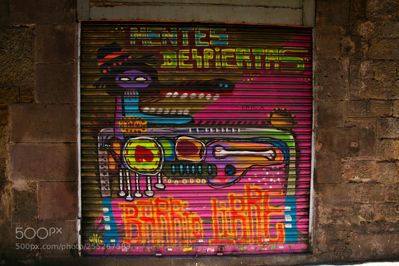 Canon EOS 350D (EOS Digital Rebel XT / EOS Kiss Digital N) sample photo. Graffiti photography