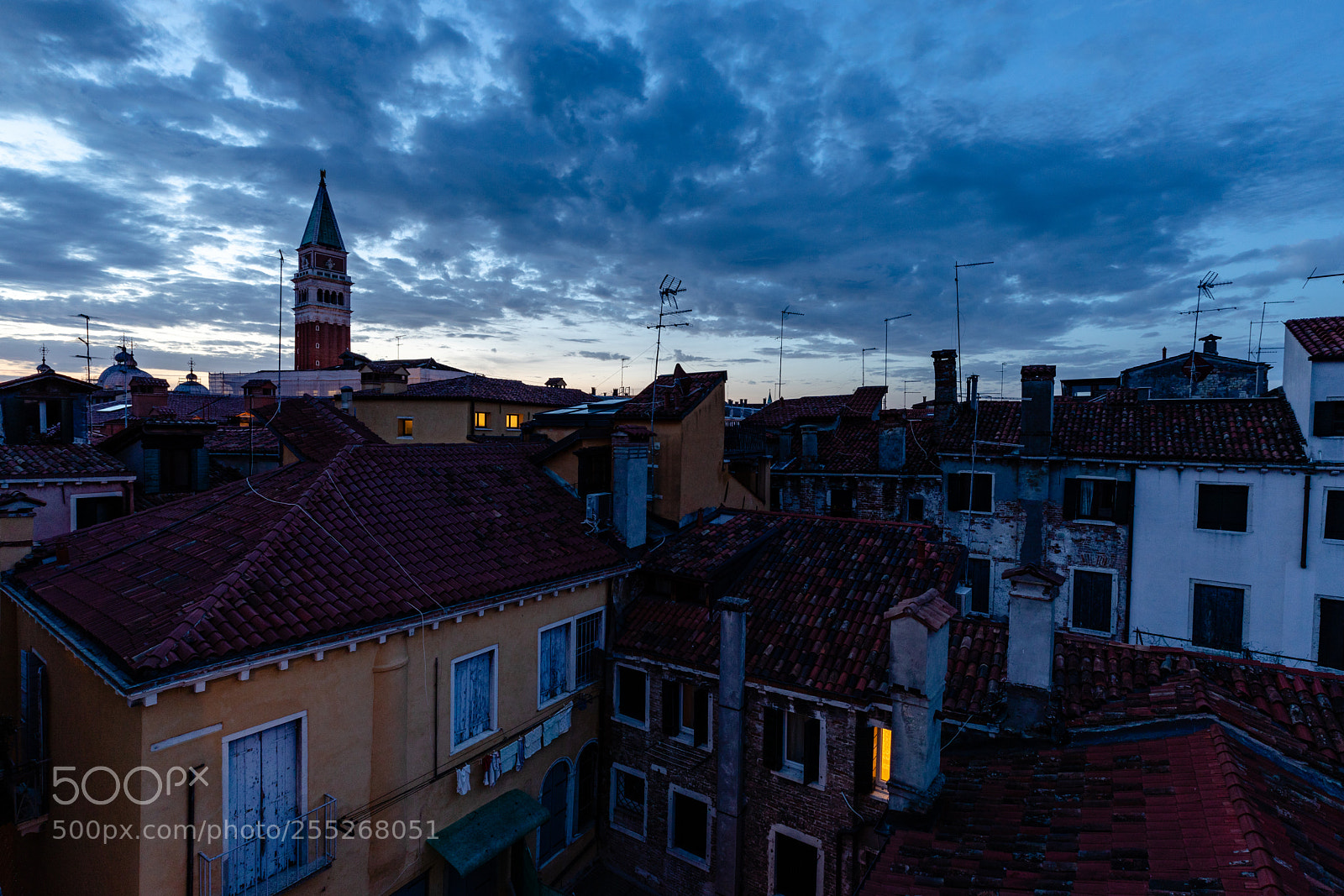 Canon EOS 5D Mark IV sample photo. Roofs of venice photography