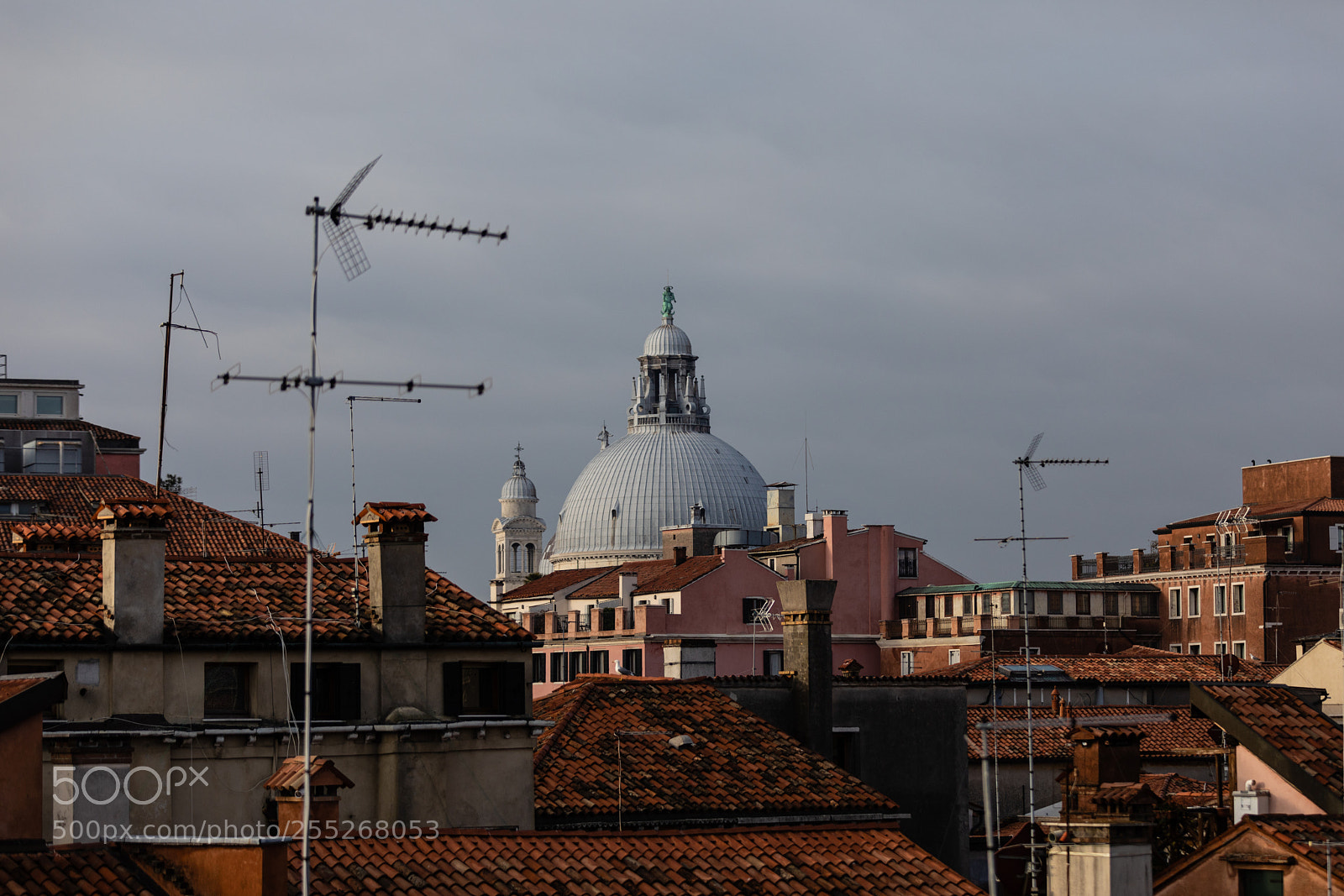 Canon EOS 5D Mark IV sample photo. Roofs of venice photography